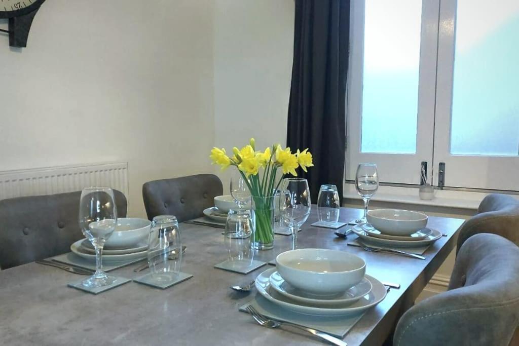 Stylish Apartment In City Centre With Parking Preston  Exterior foto